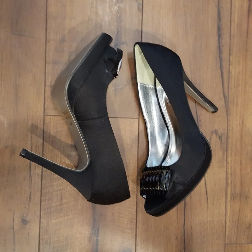 ShoeDazzle‎ - 